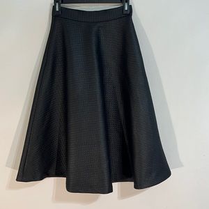 BANANA REPUBLIC Women’s black A-Line flair textured side pockets skirt Size 0